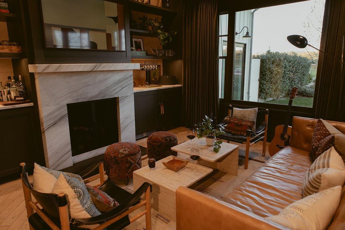 Farmhouse lounge